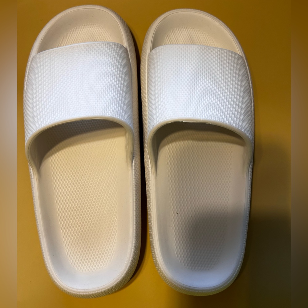 Shower Slippers Sandals. size 7.5